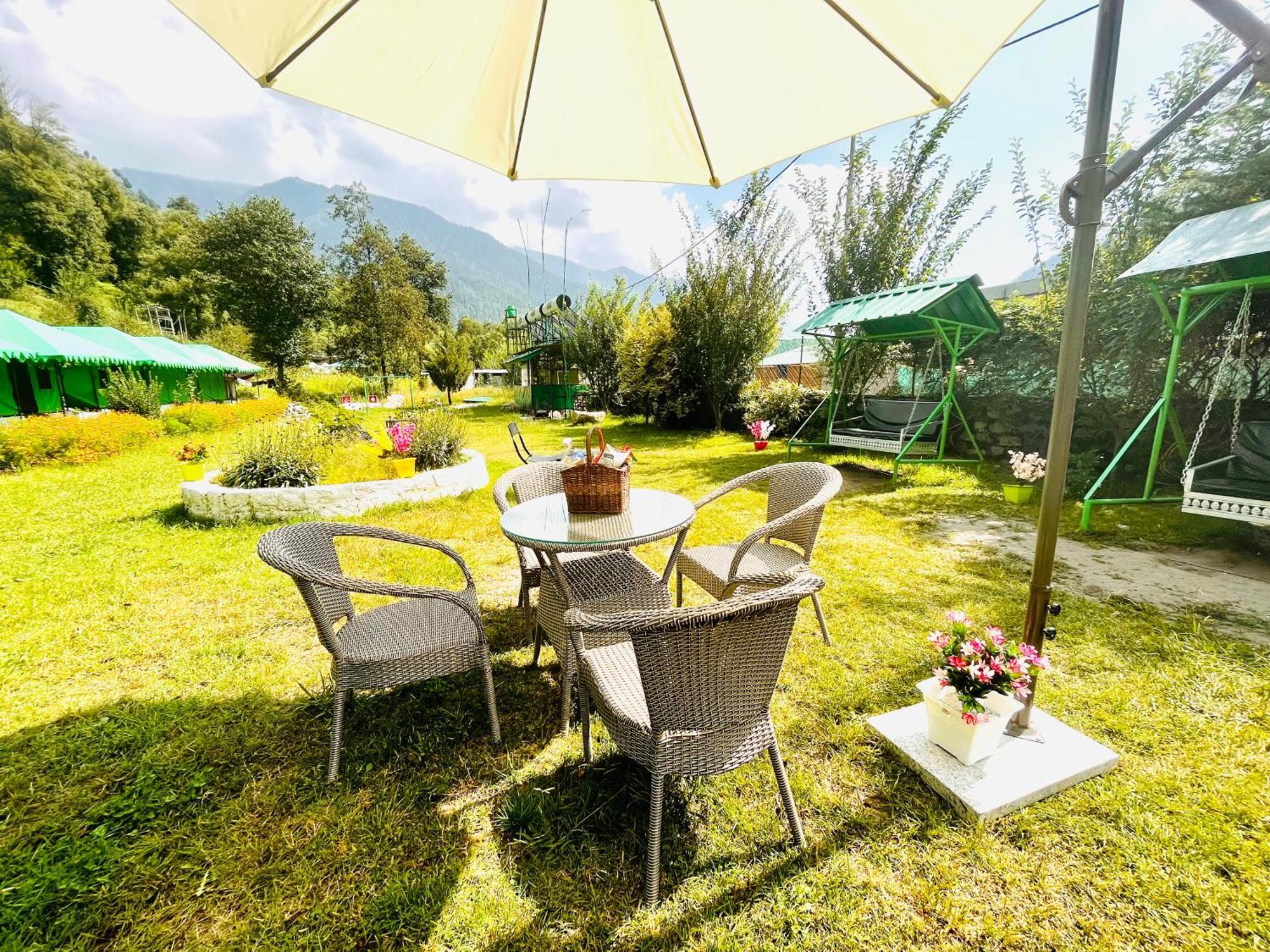 Himalayan Hill Queen Resort, Manali M98160-43400 Exterior photo