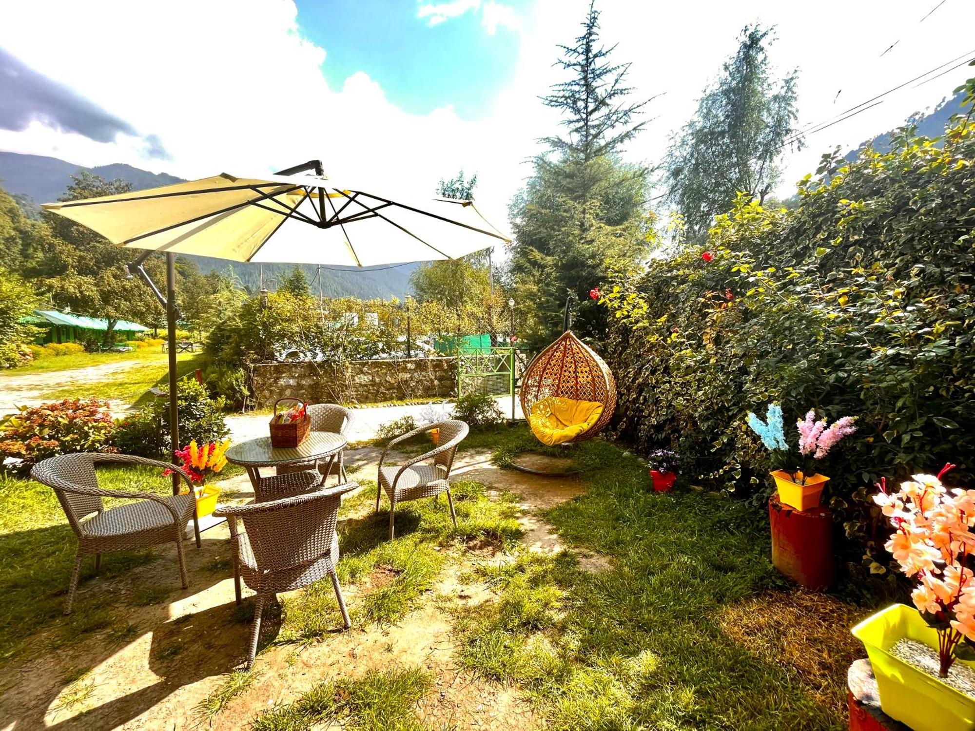 Himalayan Hill Queen Resort, Manali M98160-43400 Exterior photo